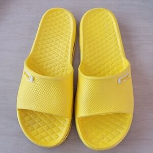 Sport Slides Size 8 Yellow